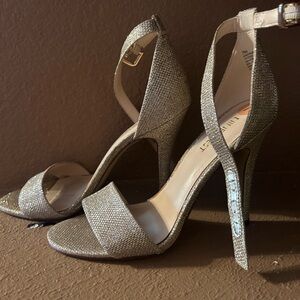Nine West Glittering Gold 👠